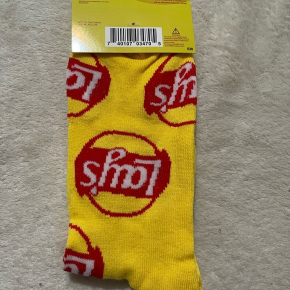 Men’s / Unisex novelty socks Lays (Rare )!! . Fits shoe size 6-12 NWT - Picture 2 of 2